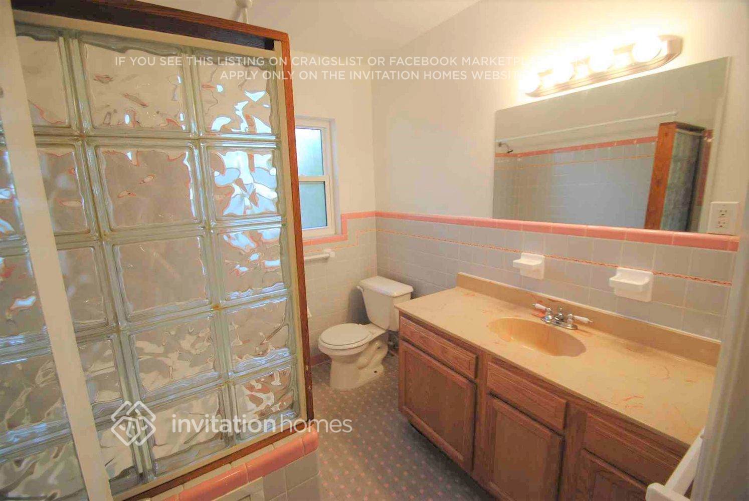 Building Photo - 1856 Greenhill Dr