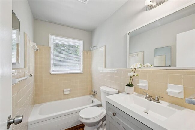 Building Photo - 3036 Will Rogers Pl SE