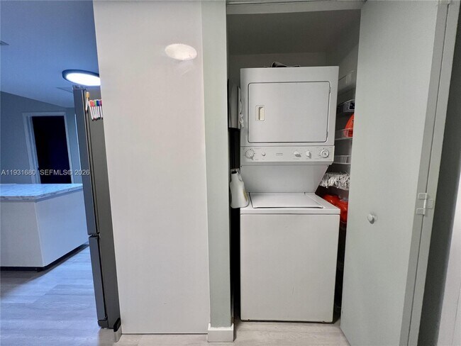 Building Photo - 92 SW 3rd St