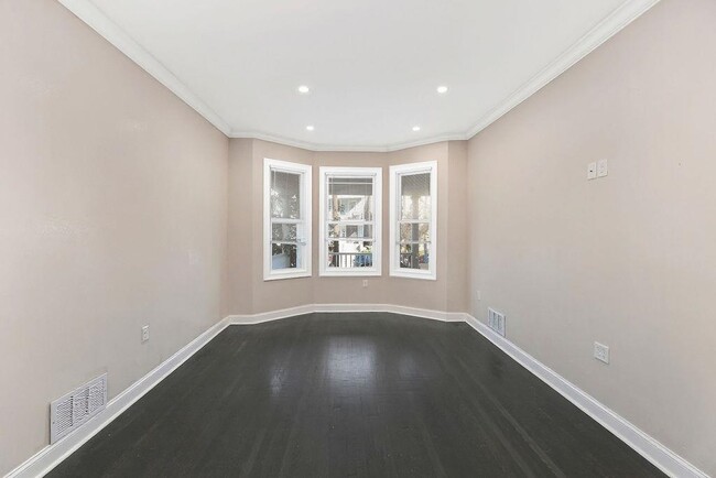 Building Photo - 385 Fairmount Ave