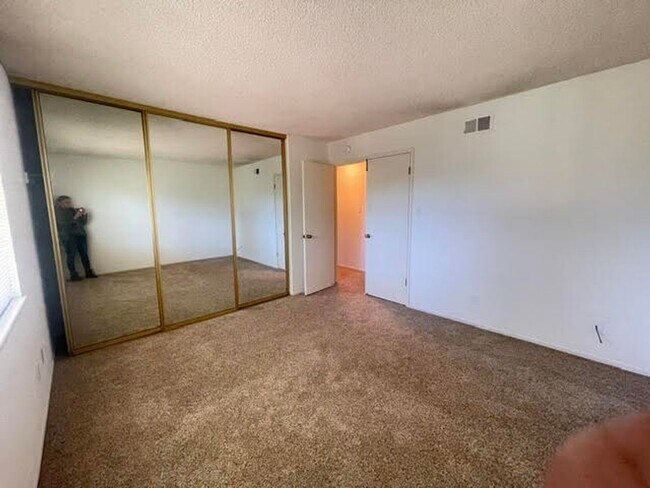 Building Photo - Beautiful Capitola Condo minutes from Capitola Village!