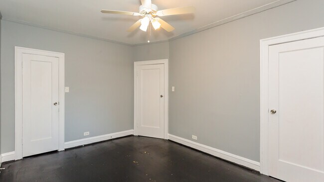 Building Photo - 6917 S Paxton Ave
