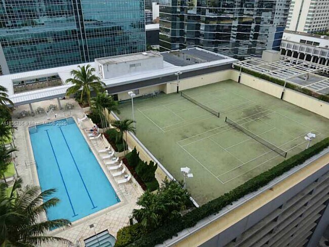 Building Photo - 1300 Brickell Bay Dr