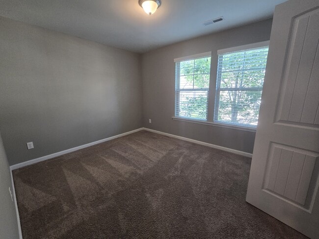 Building Photo - 3917 Valley Side Ct