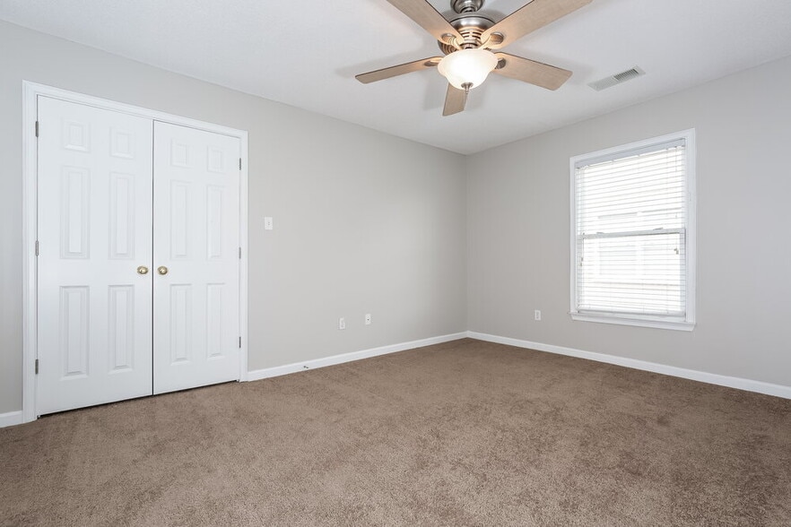 Building Photo - 4797 Stone Cross Dr