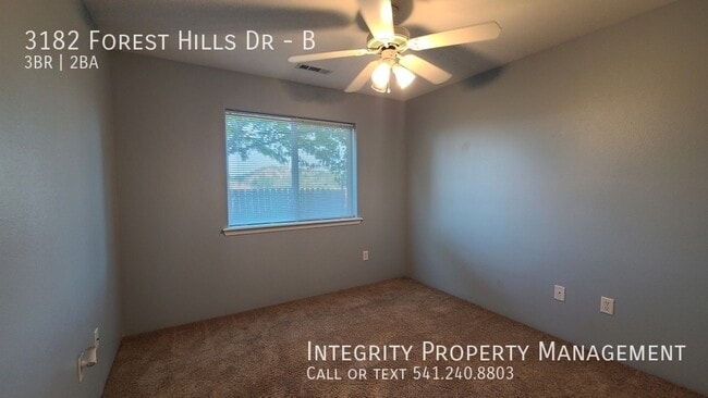 Building Photo - 3182 Forest Hills Dr