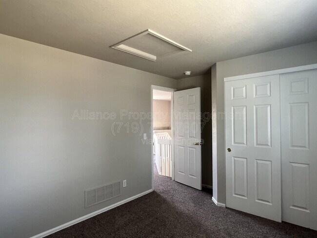 Building Photo - 5671 Vermillion Bluffs Dr