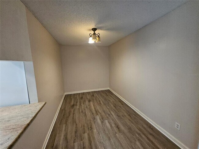 Building Photo - 4136 Pershing Pointe Pl