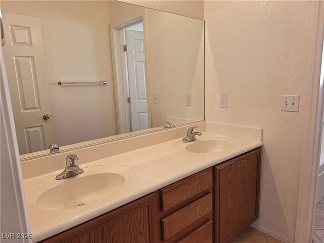 Building Photo - 1025 Jewel Springs Ln