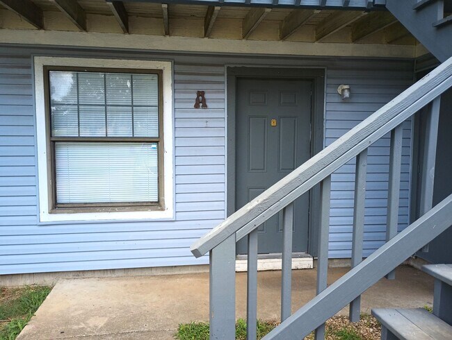 Primary Photo - Glen Park Circle Apartments