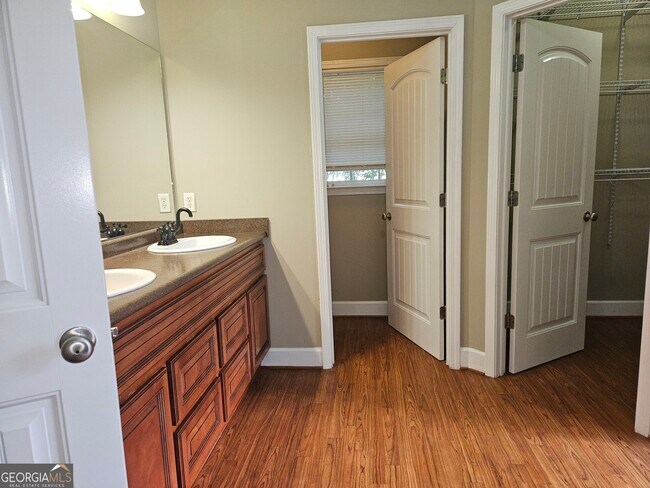 Building Photo - 104 Evergreen Dr