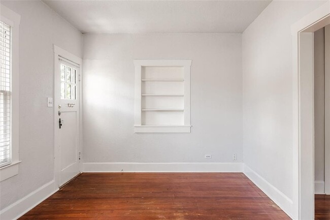 Building Photo - 217 Leland St