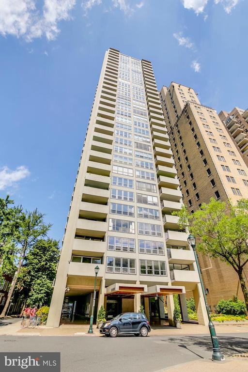 Building Photo - 224-30 W Rittenhouse Square