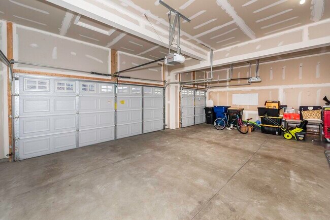 Building Photo - 50236 Amberwood Rd