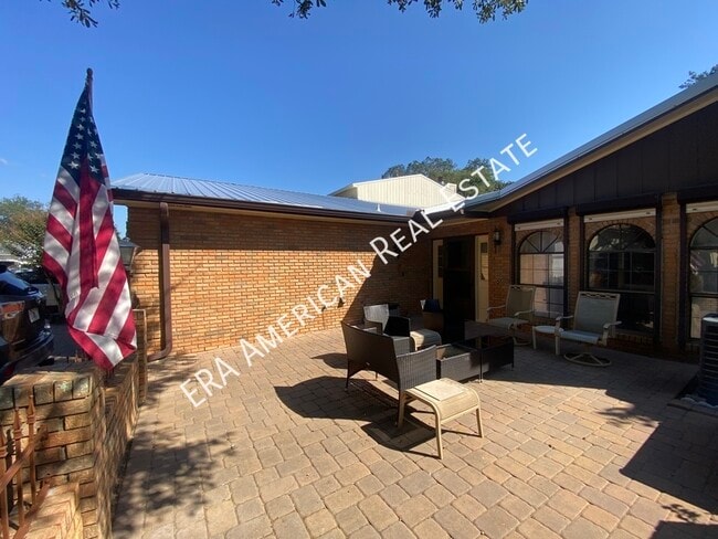 Building Photo - 925 Holbrook Cir