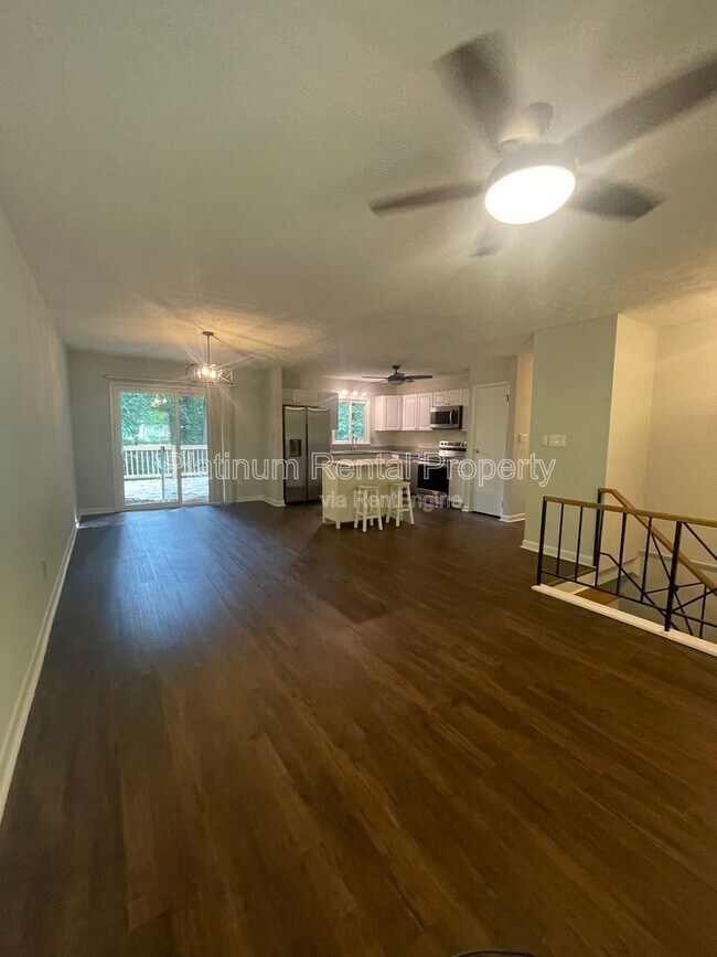 Building Photo - 2564 Timberly Dr SE