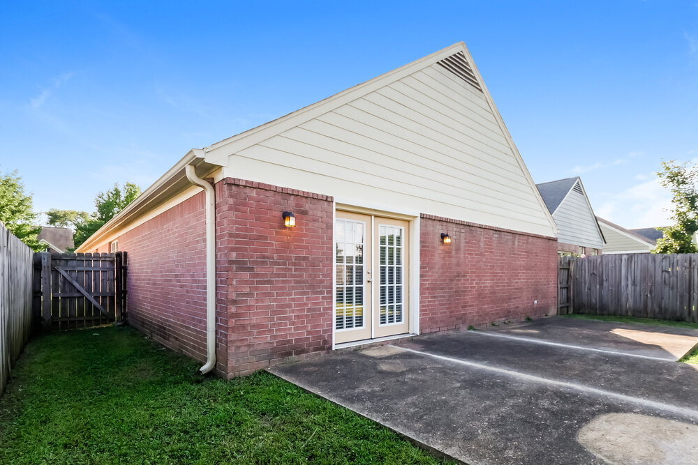 Building Photo - 7296 Green Ash Dr