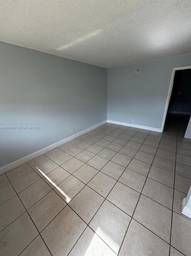 Building Photo - 95 NE 41st St