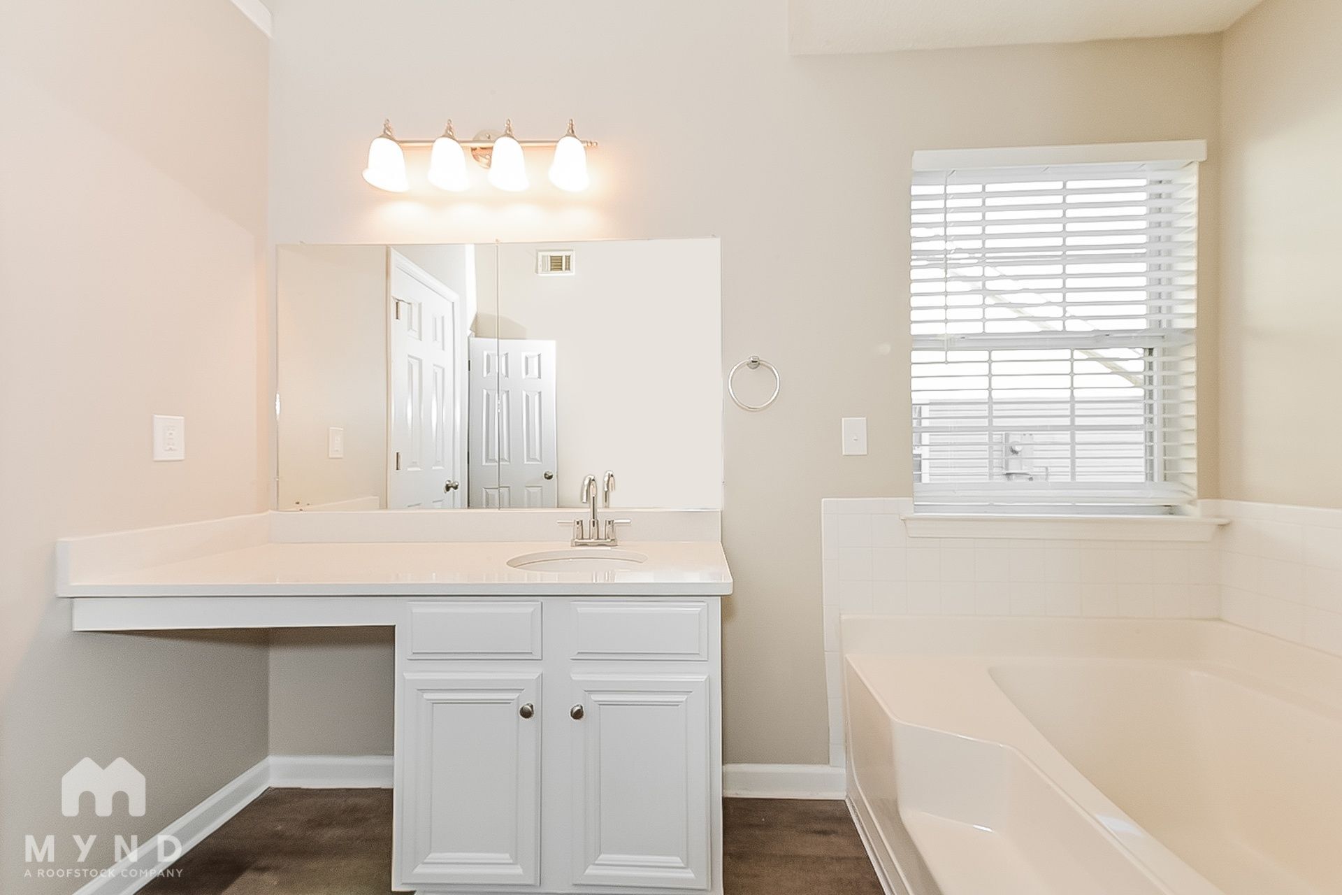 Building Photo - 3063 Dogwood Ave