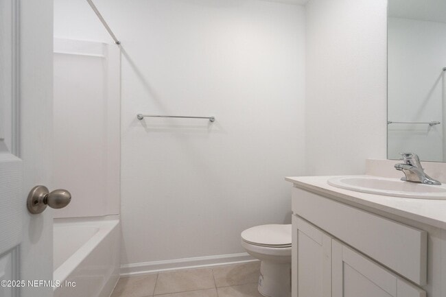 Building Photo - 40 Crisanto Rd