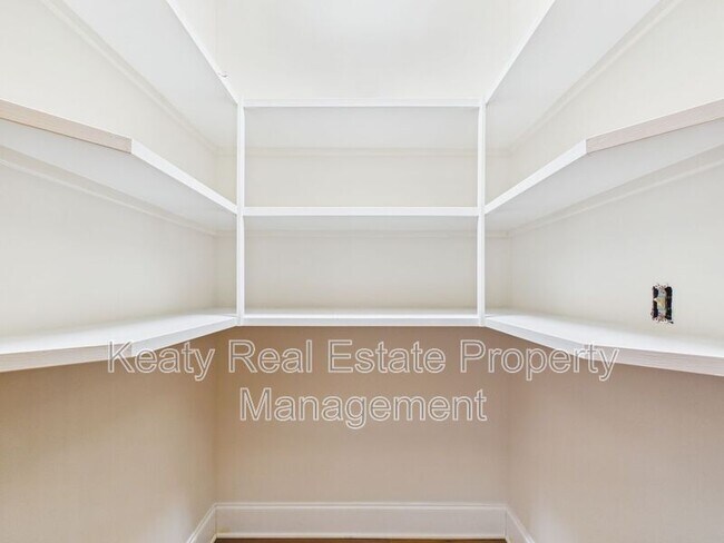 Building Photo - 104 Studio Ct