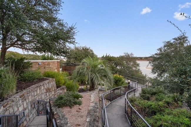 Building Photo - 1101 Ivean Pearson Rd