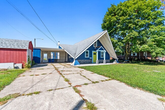 Building Photo - 27 Delaware Dr