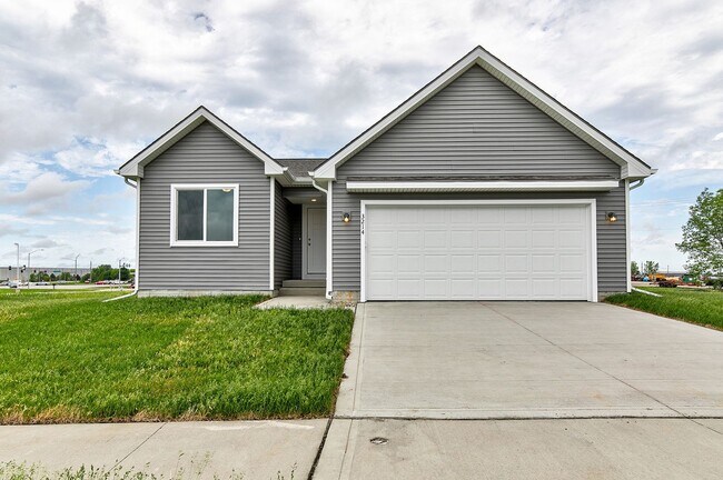Primary Photo - Beautiful Ranch Home for Rent in Bondurant...