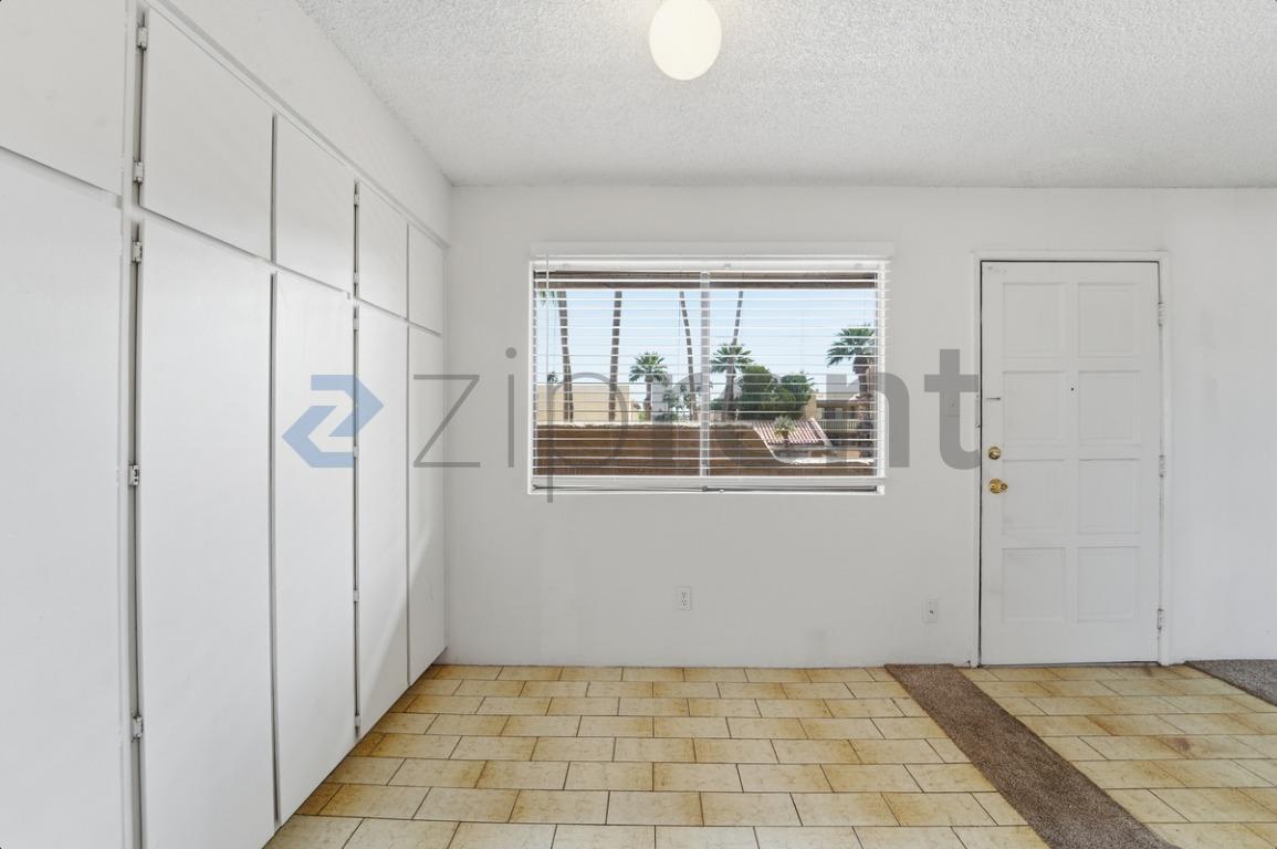 Building Photo - 4950 N Miller Rd