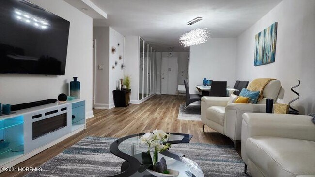 Building Photo - 675 Ocean Ave N