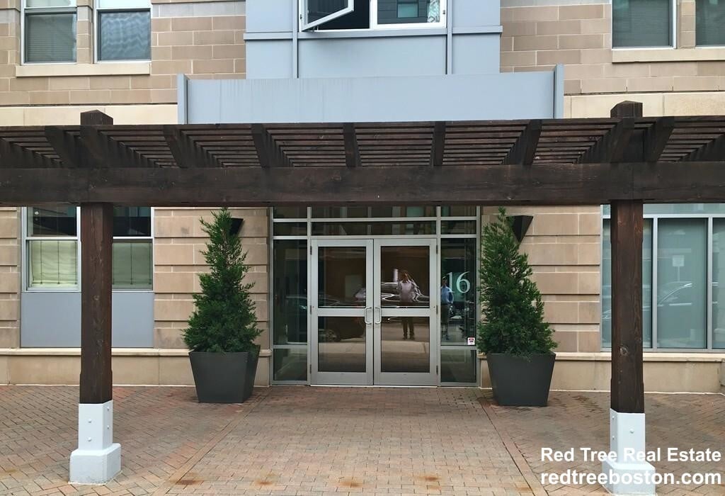 Building Photo - 16 Miner St