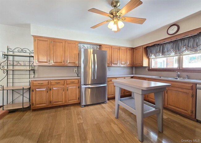 Building Photo - 77 Jamaica Ave