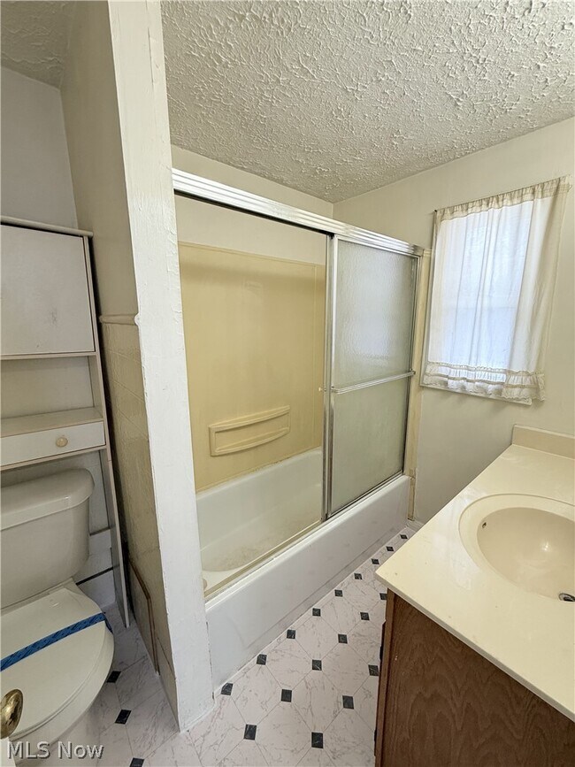 Building Photo - 1253 California Ave