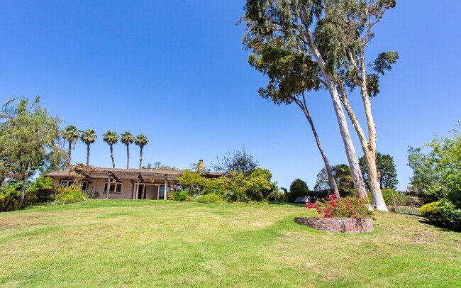 Building Photo - Stunning & Spacious Encinitas Home w/ Gorg...