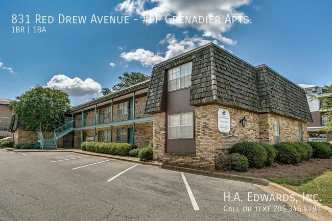 Building Photo - 831 Red Drew Ave