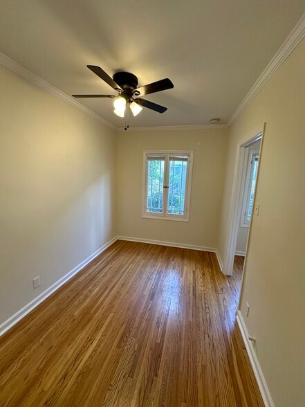 Building Photo - 630 N Plymouth Blvd