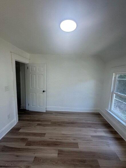 Building Photo - 3202 Bradwell Ave