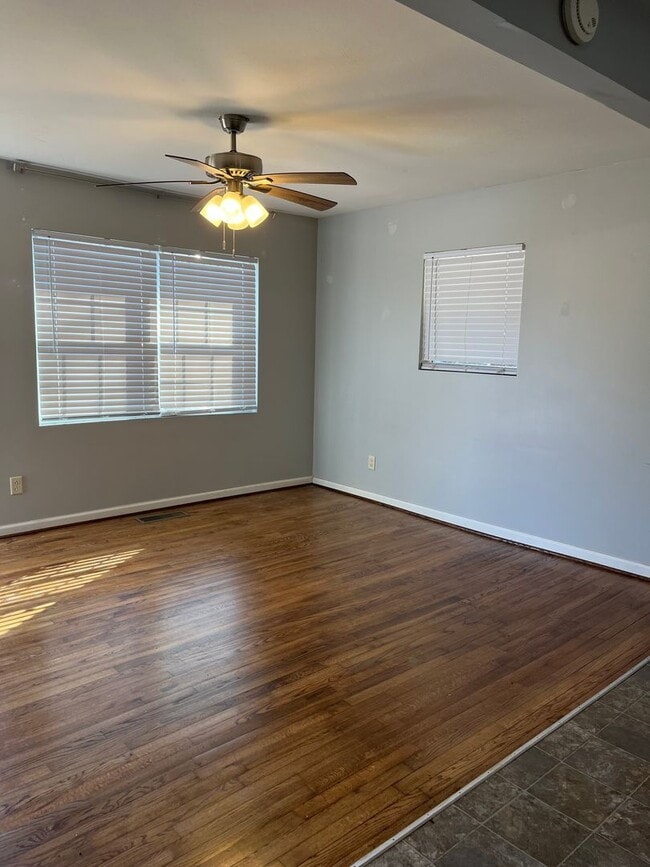 Building Photo - 3 Bedroom, 1 Bath House