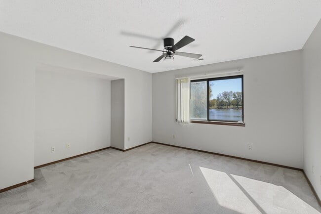 Building Photo - 505 Clearwater Dr