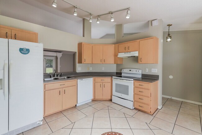 Building Photo - 2738 Hickory Ridge Dr