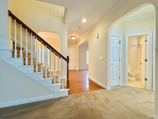 Building Photo - 5 BD, 4 BA Beautiful Wakefield Home