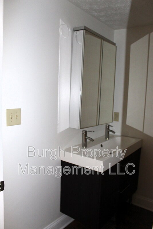 Building Photo - 1505 Sedgwick St