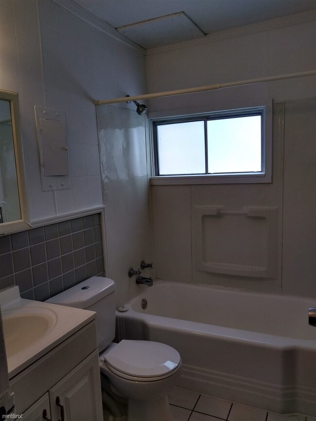 Building Photo - 56 W High St