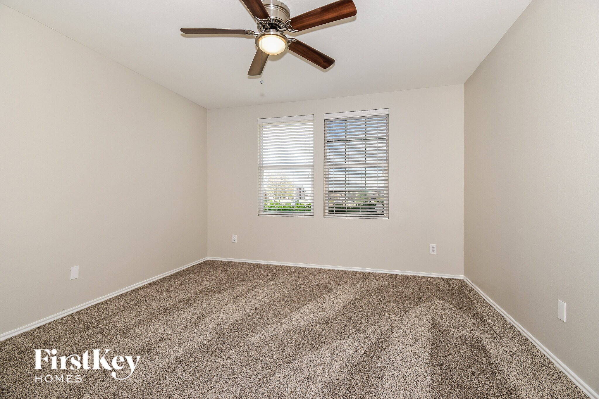 Building Photo - 609 Rosemary Dr