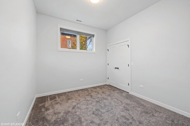 Building Photo - 2801 W Warren Blvd