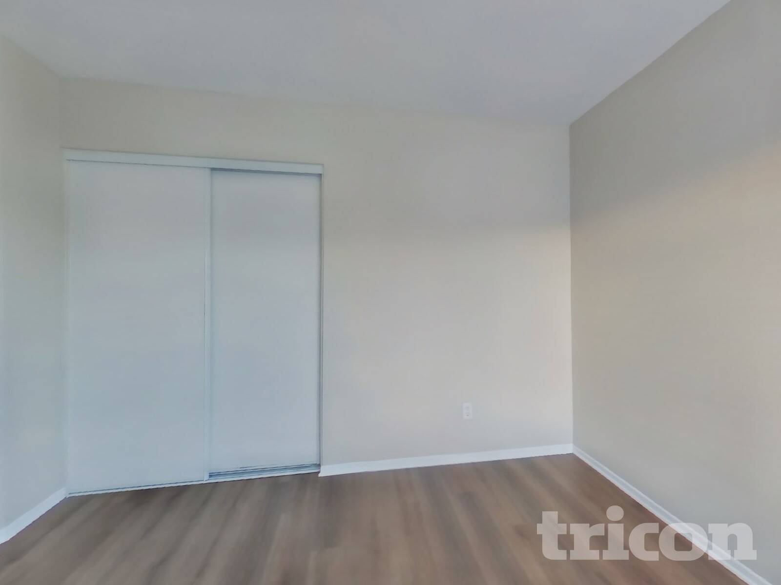 Building Photo - 863 Pike Dr