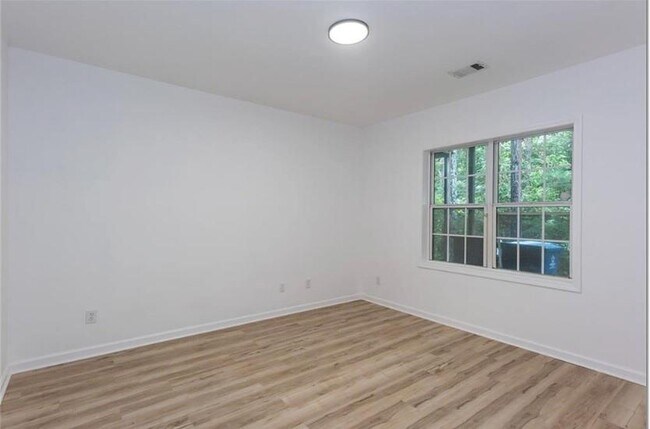 Building Photo - 3967 Howell Park Rd