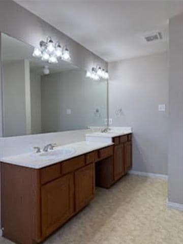 Building Photo - 213 Canterbury Dr