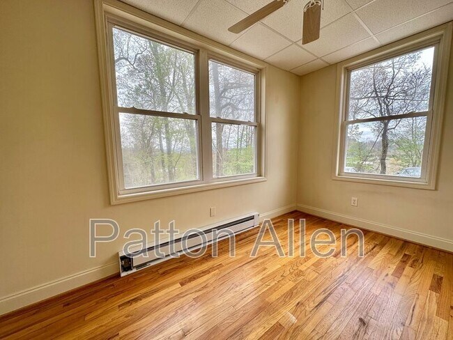 Building Photo - 43 Ravenscroft Dr