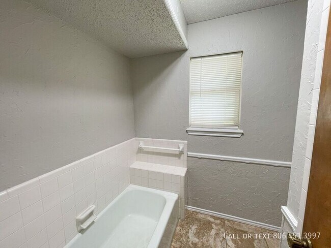 Building Photo - 4432 80th St